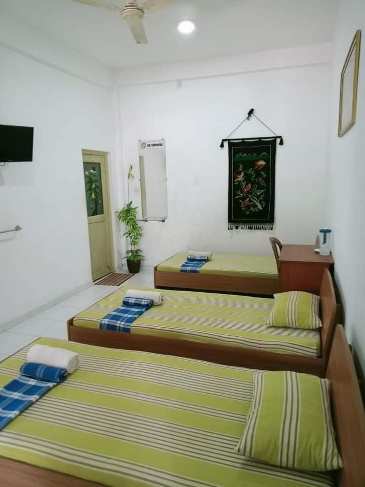 וולאוויה Dinimuthu Rest Inn מראה חיצוני תמונה