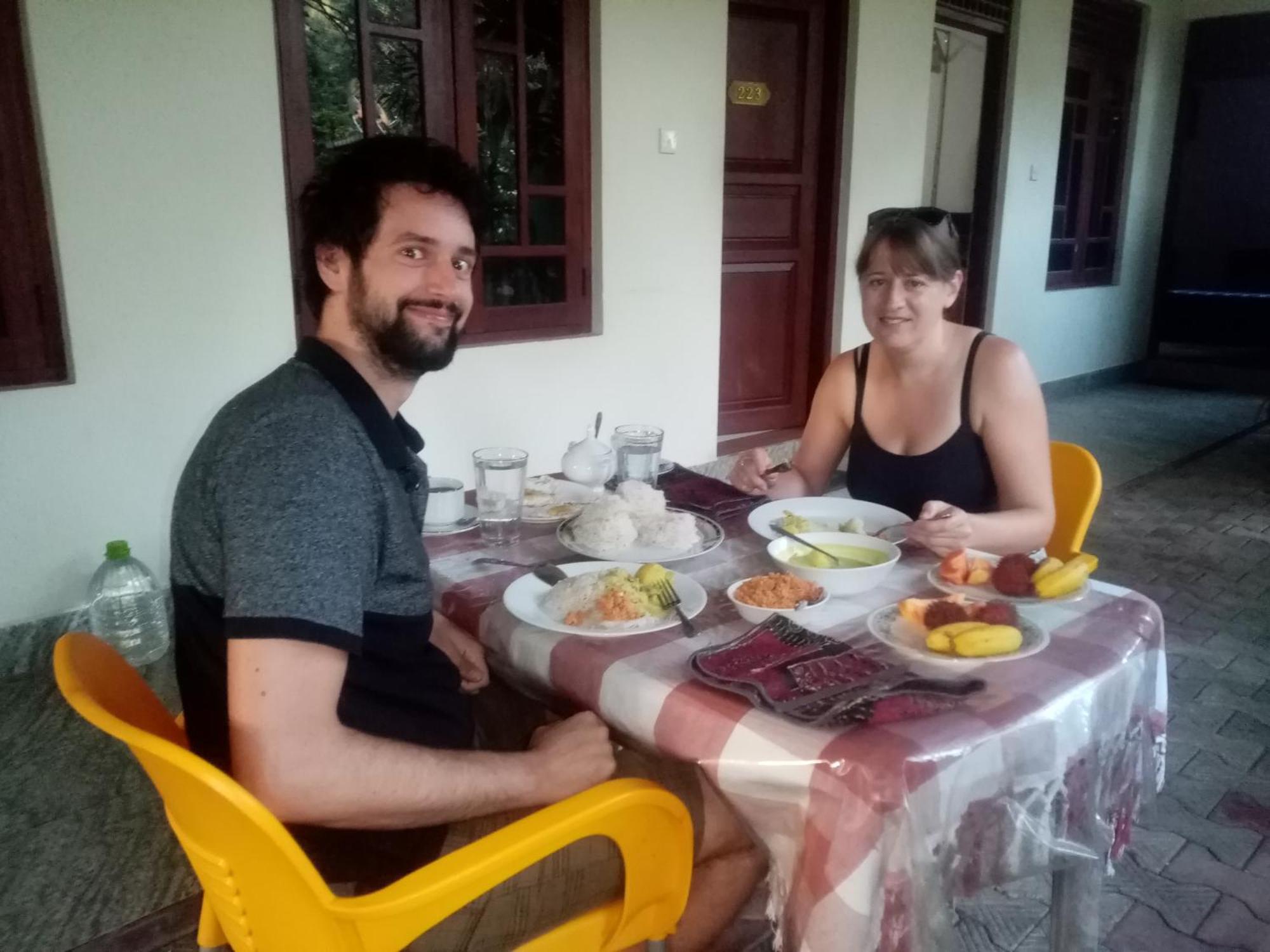 וולאוויה Dinimuthu Rest Inn מראה חיצוני תמונה